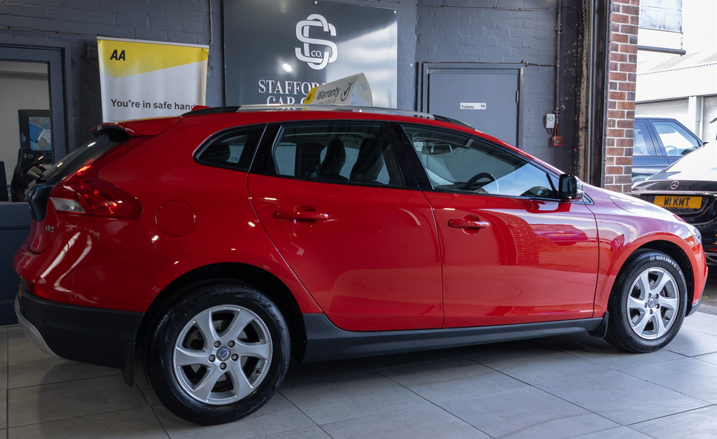 Volvo V40 Cross Country 2.0Td D3 150Bhp Cross Black #14