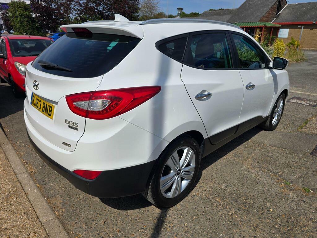 Hyundai Ix35 2.0 Crdi Premium 4Wd Euro 5 White #3