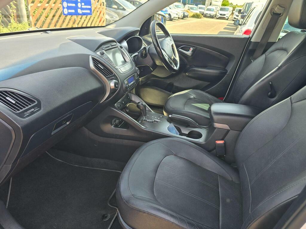 Hyundai Ix35 2.0 Crdi Premium 4Wd Euro 5 White #15