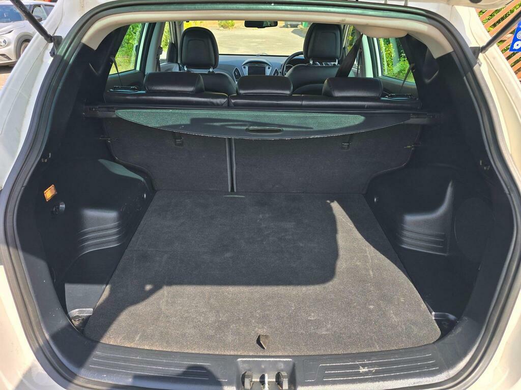 Hyundai Ix35 2.0 Crdi Premium 4Wd Euro 5 White #13