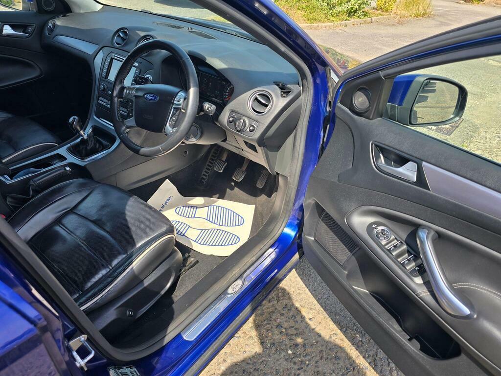 Ford Mondeo Hatchback 1.6T Ecoboost Titanium X Business Editio Red #9