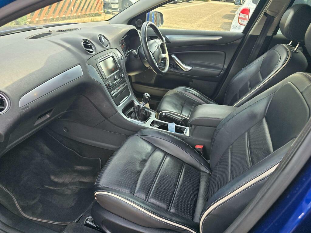 Ford Mondeo Hatchback 1.6T Ecoboost Titanium X Business Editio Red #15