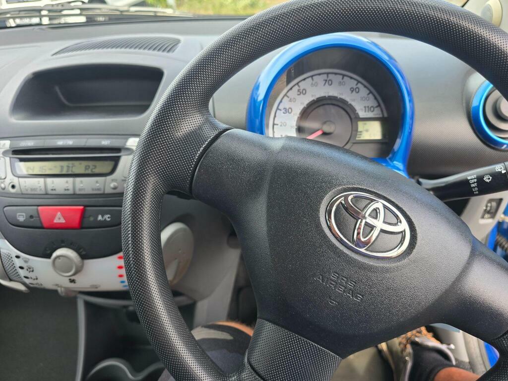 Toyota Aygo Aygo Blue Vvt-i Blue #15