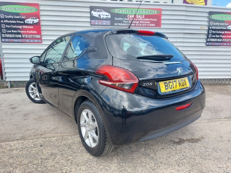 Peugeot 208 Active Black #5