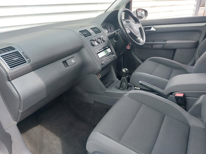 Volkswagen Touran Mpv Red #10