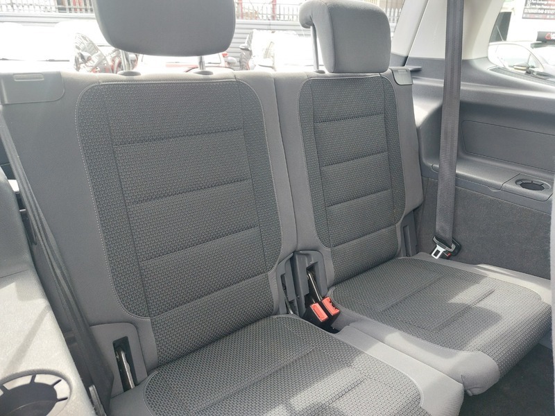 Volkswagen Touran Mpv Red #13