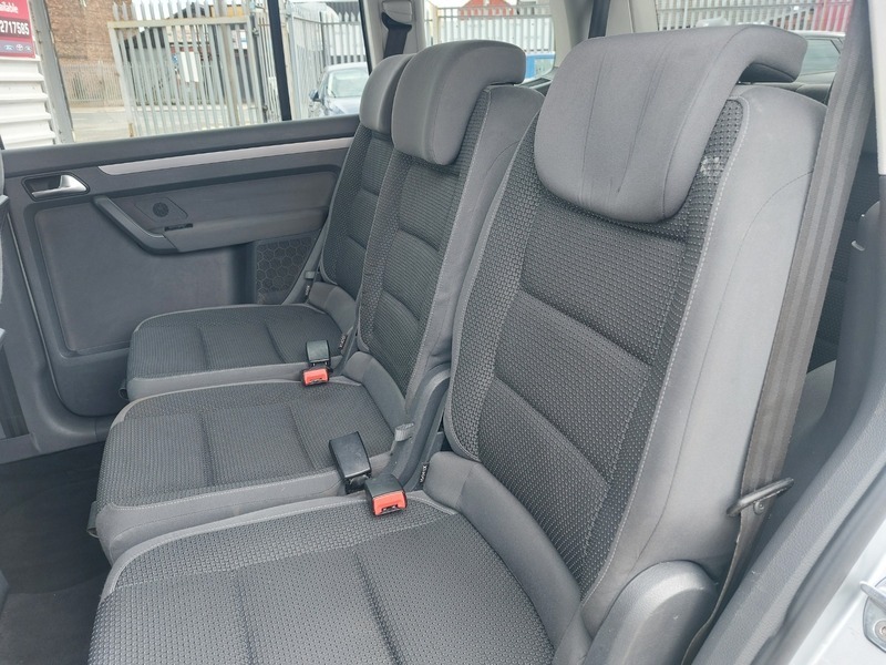 Volkswagen Touran Mpv Red #11