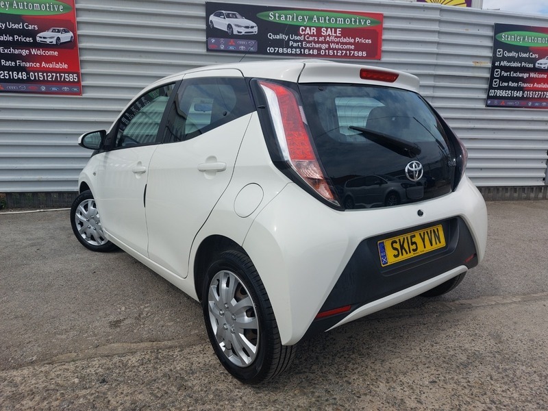 Toyota Aygo Vvt-i X-play White #5
