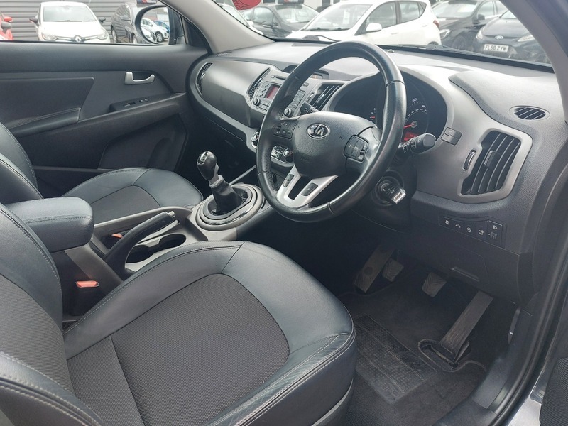 Kia Sportage 1.7 Crdi Isg White #9