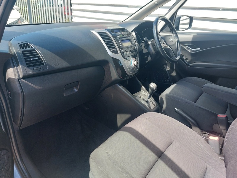Hyundai Ix20 1.4 Style Hatchback Euro 5 90 B White #9