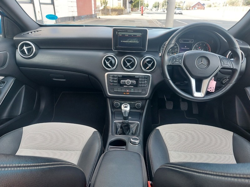 Mercedes-Benz A Class A180 Cdi Blueefficiency Amg Sport 5-Door Black #11