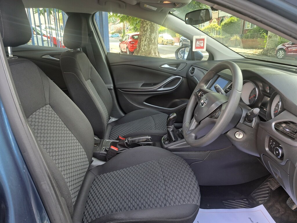 Vauxhall Astra 1.4 I Turbo Sri Black #4