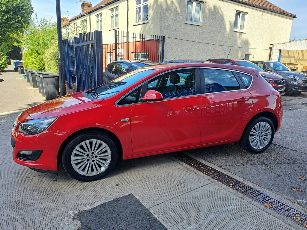 Vauxhall Astra 1.6 I Excite Red #2