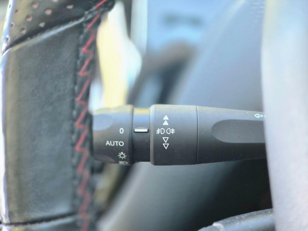Peugeot 2008 1.6 Bluehdi 120 Gt Line White #33