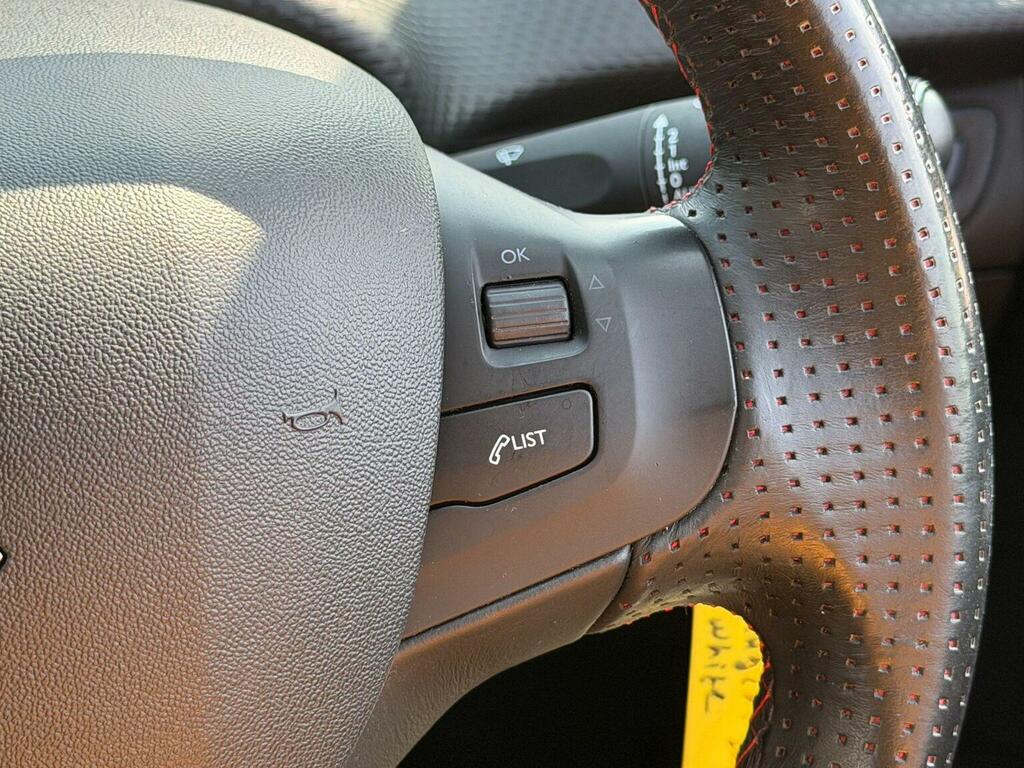 Peugeot 208 1.6 Bluehdi Allure Hatchback Eur White #26