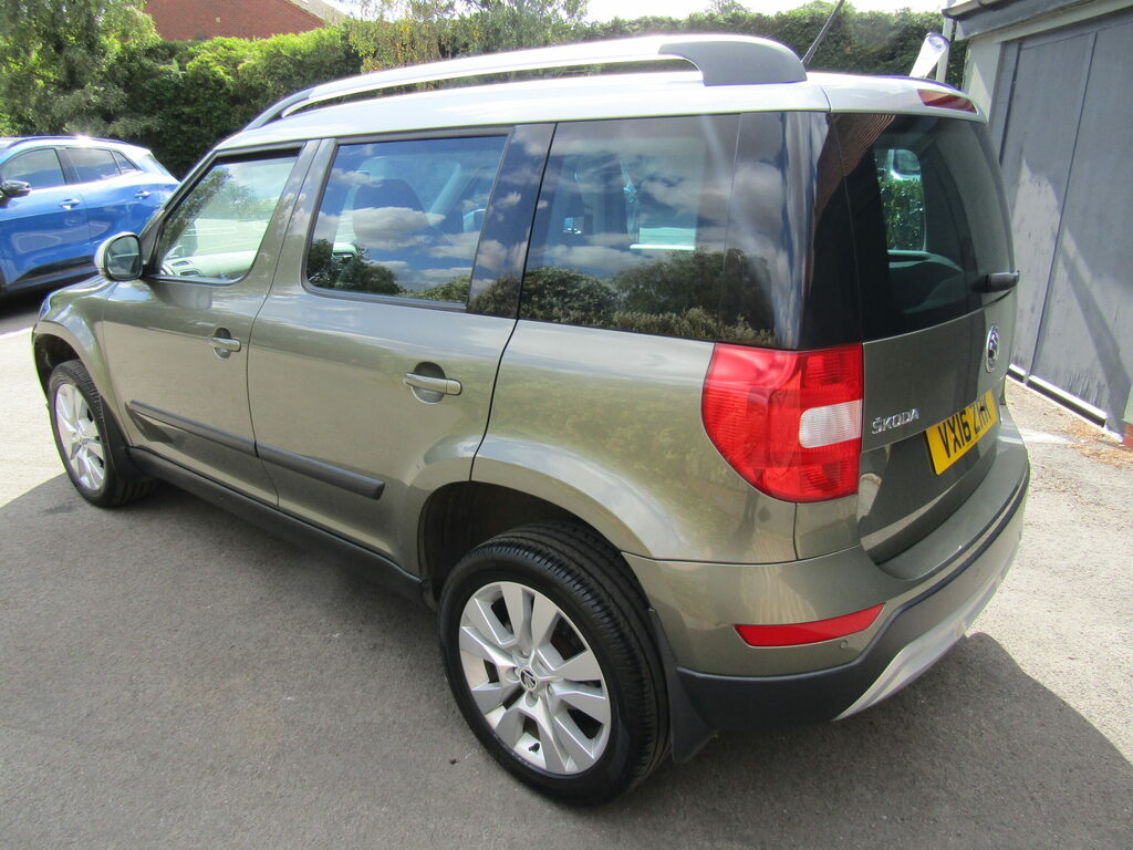 Skoda Yeti 1.2 Yeti Outdoor Black #14