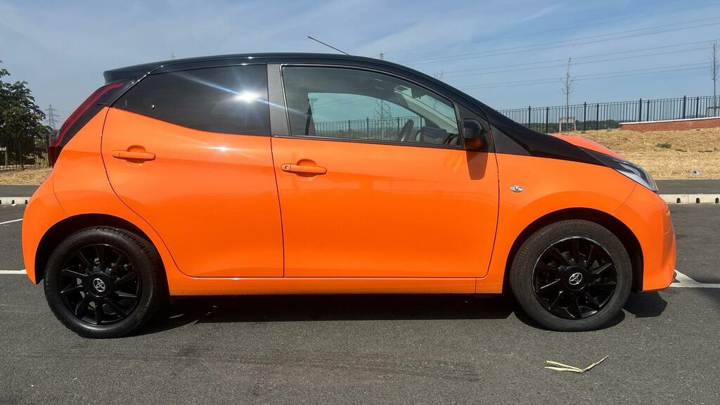 Toyota Aygo 1.0 Vvt-i X-cite Euro 6 VN69LGO Orange #5