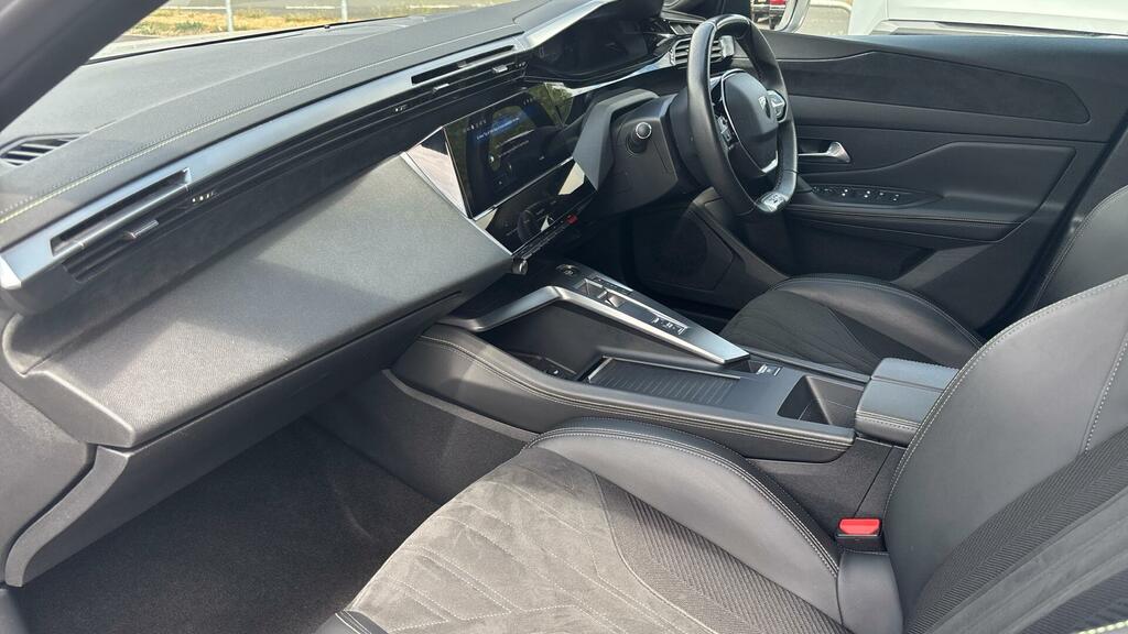 Peugeot 308 54Kwh Gt Hatchback 156 Ps White #2