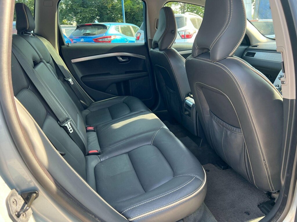 Volvo XC70 2.4 D5 Se Lux Geartronic Awd Silver #39