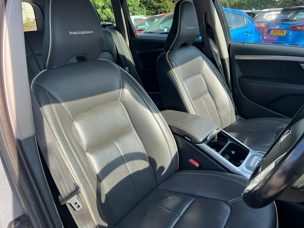 Volvo XC70 2.4 D5 Se Lux Geartronic Awd Silver #28