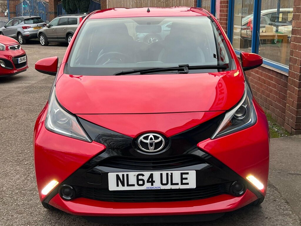 Toyota Aygo 1.0 Vvt-i X-play Euro 5 Euro 5 Red #2