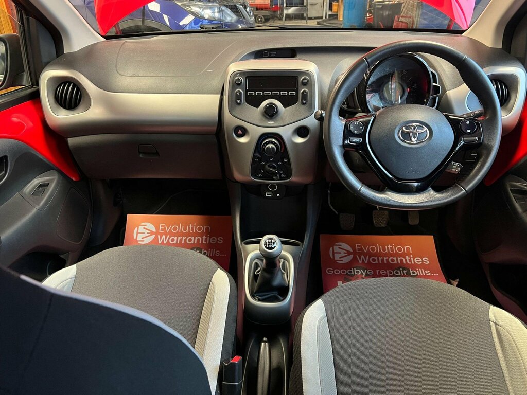 Toyota Aygo 1.0 Vvt-i X-play 69 Bhp Red #12