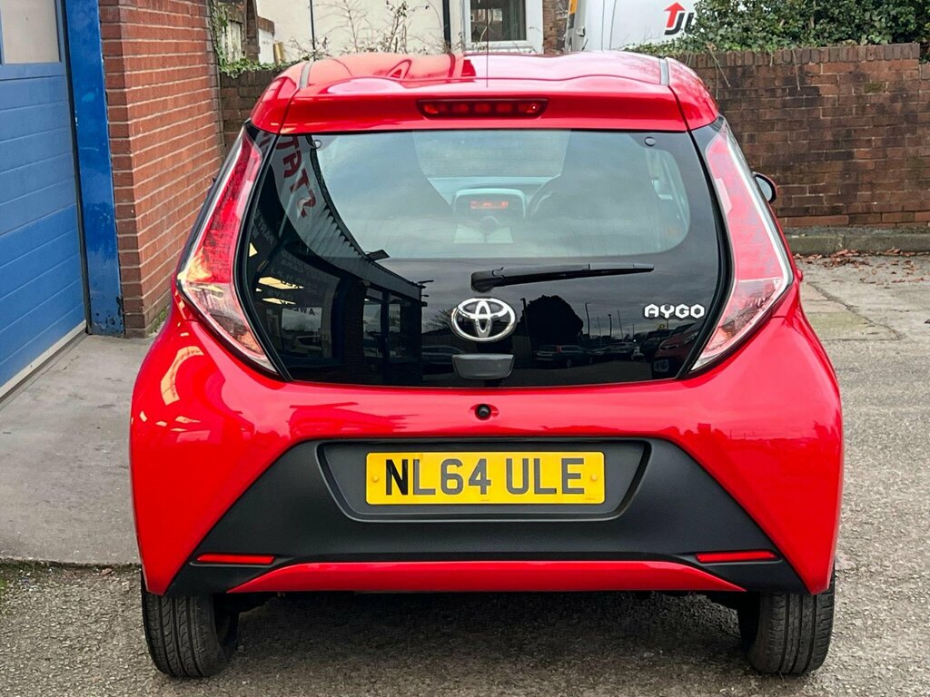 Toyota Aygo 1.0 Vvt-i X-play 69 Bhp Red #10