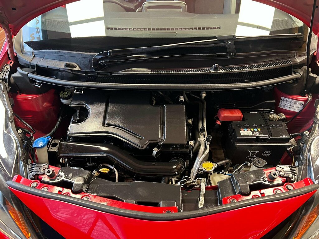 Toyota Aygo 1.0 Vvt-i X-play 69 Bhp Red #17