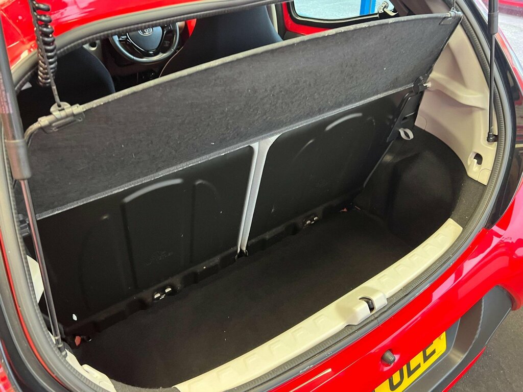 Toyota Aygo 1.0 Vvt-i X-play 69 Bhp Red #22