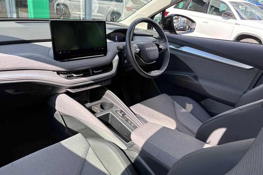 Skoda ENYAQ 150Kw 60 Se L 63Kwh Black #2