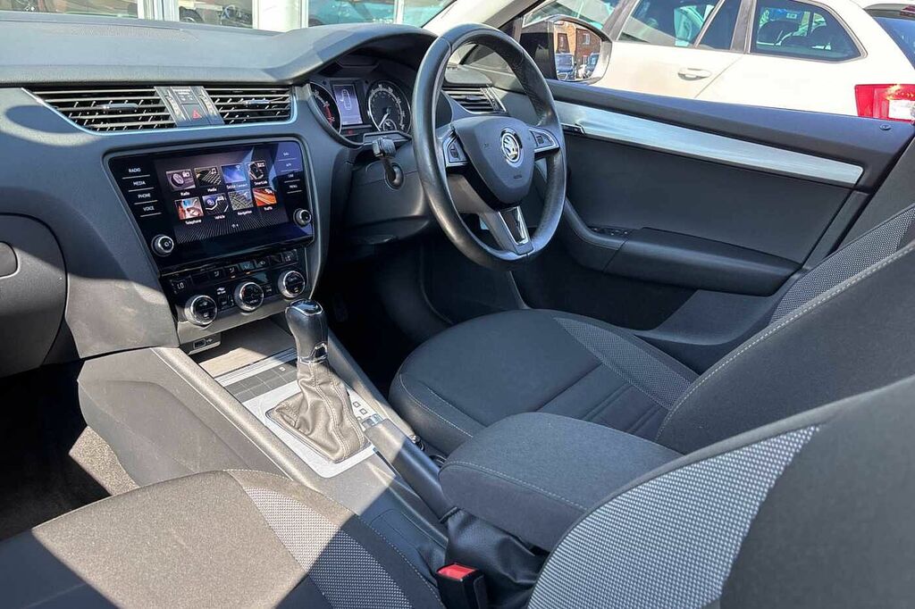 Skoda Octavia 1.5 Tsi Se Drive Dsg Black #2