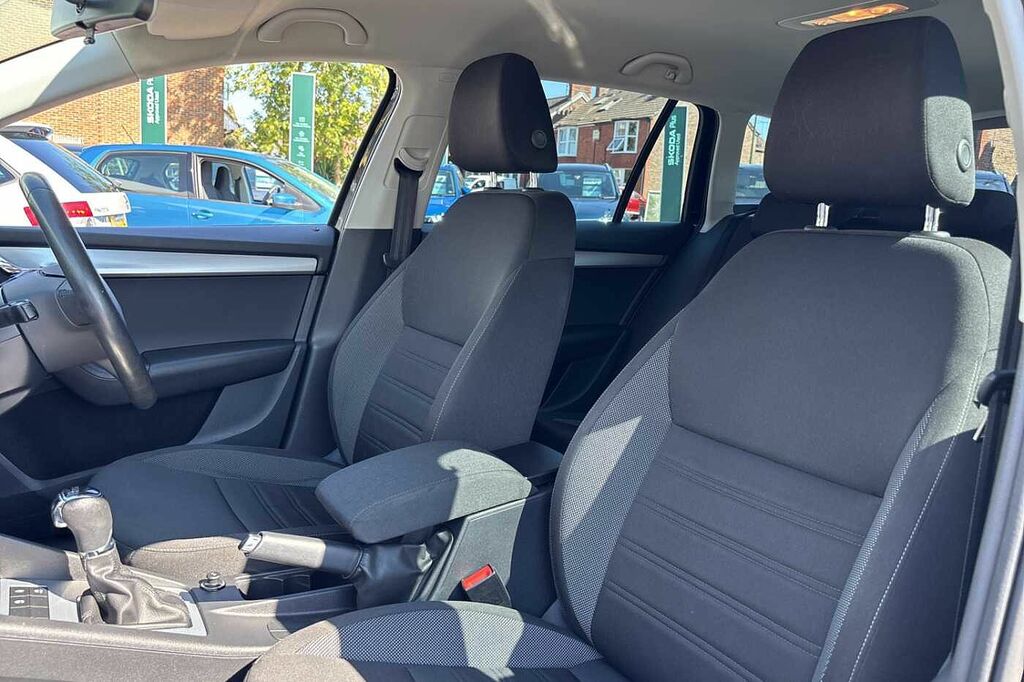 Skoda Octavia Skoda Octavia Estate Se L 2.0 Tdi 150 Ps Dsg Red #35