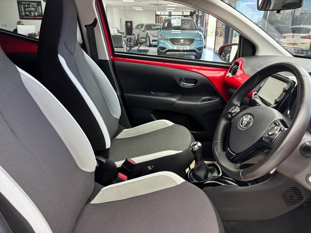 Toyota Aygo Vvt-i X-style Hatchback Red #3