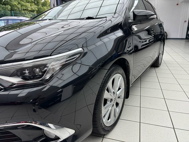 Toyota Auris 1.2T Icon White #15