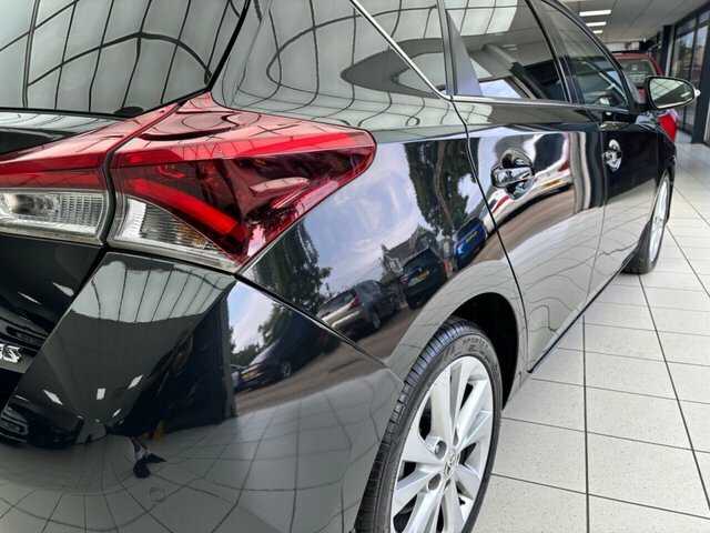 Toyota Auris 1.2T Icon White #17