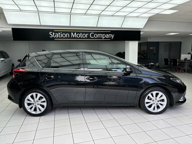 Toyota Auris 1.2T Icon White #13