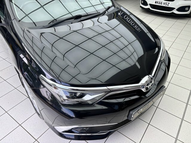 Toyota Auris 1.2T Icon White #20