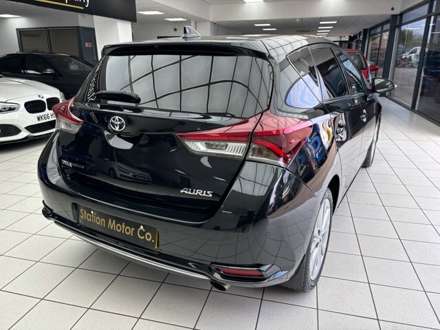 Toyota Auris 1.2T Icon White #11