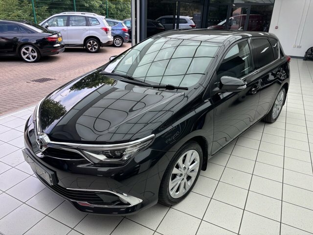 Toyota Auris 1.2T Icon White #24