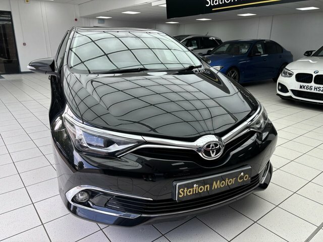 Toyota Auris Vvt-i Excel Hatchback Black #3