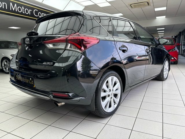 Toyota Auris 1.2T Icon White #19