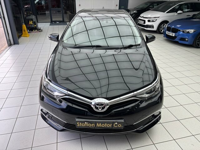 Toyota Auris 1.2T Icon White #22