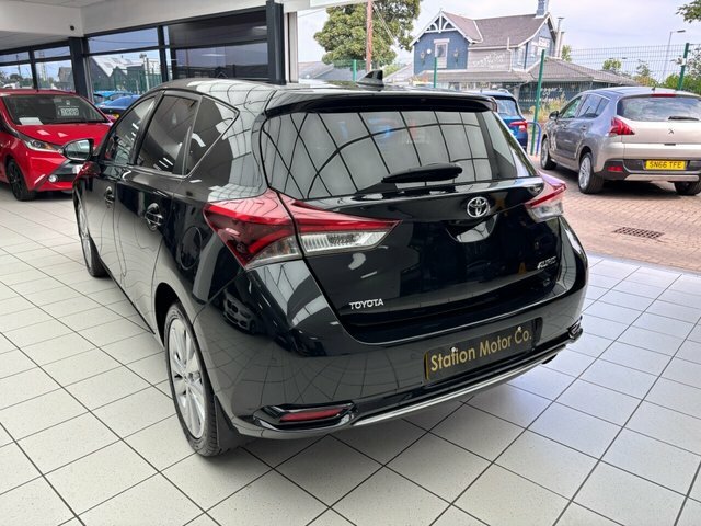Toyota Auris 1.2T Icon White #9