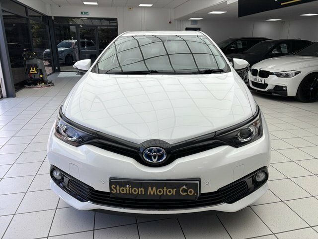 Toyota Auris Vvt-h Design Hatchback White #4