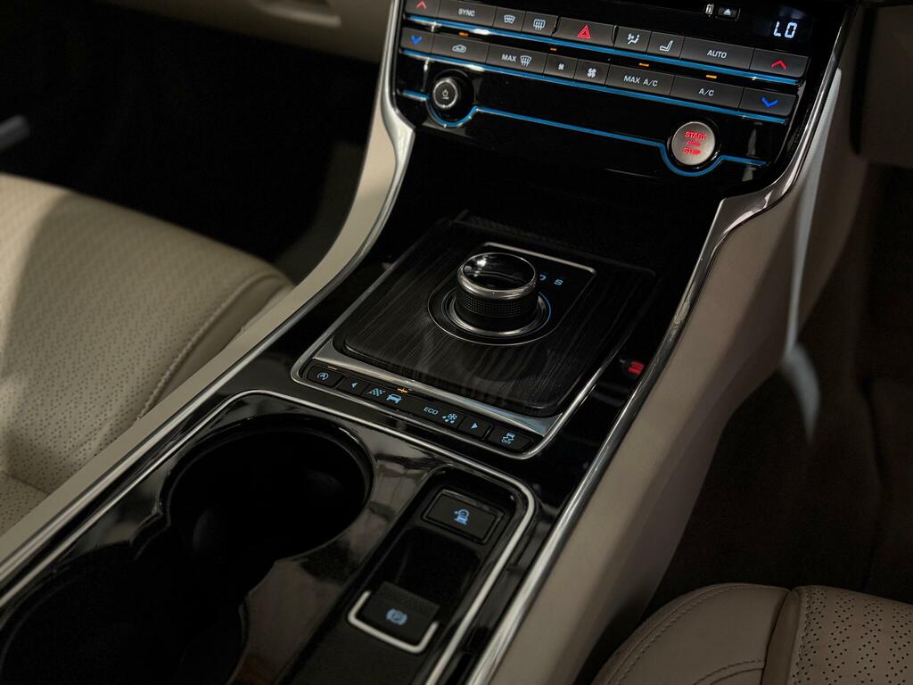 Jaguar XE Gtdi R-sport 197 Red #26