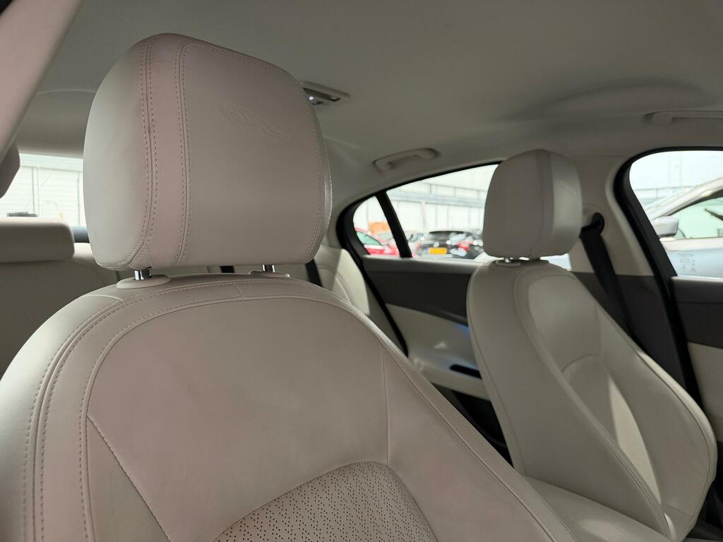 Jaguar XE Gtdi R-sport 197 Red #18
