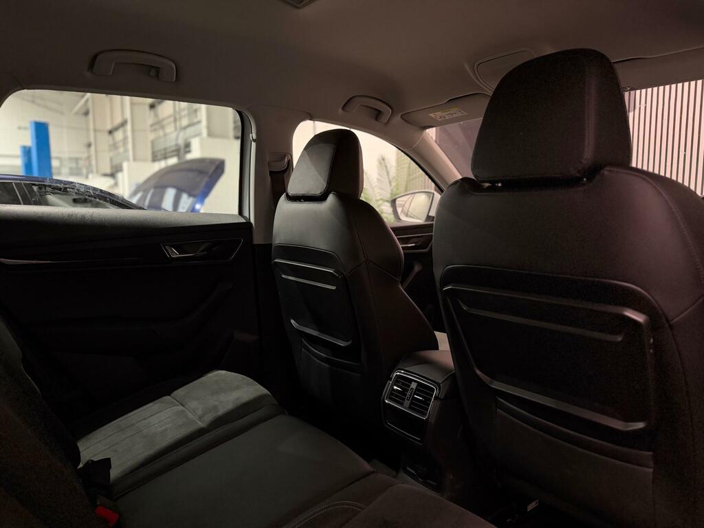 Skoda Karoq Suv 2.0Tdi 150Ps Scr 4X4 Sportline Black #30
