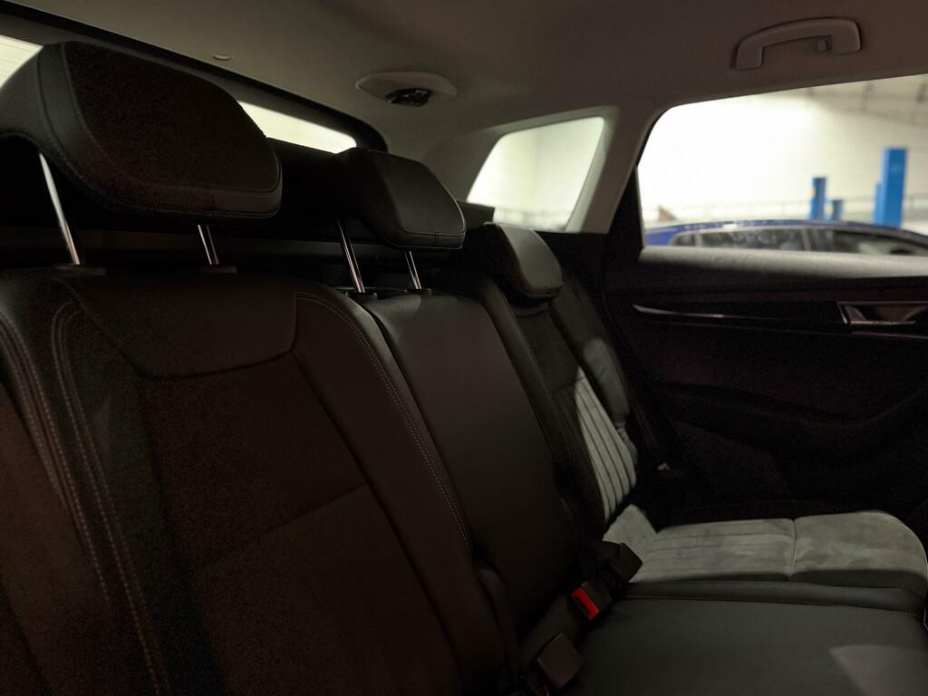 Skoda Karoq Suv 2.0Tdi 150Ps Scr 4X4 Sportline Black #29