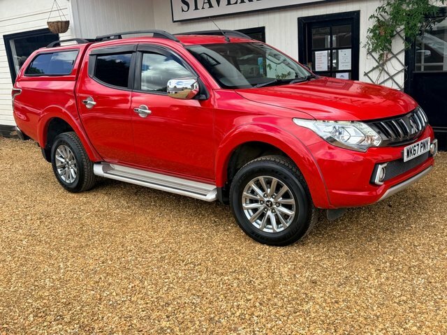 Mitsubishi L200 2.4 Di-d Dc Barbarian Pickup Double Cab WK67PNY Red #4