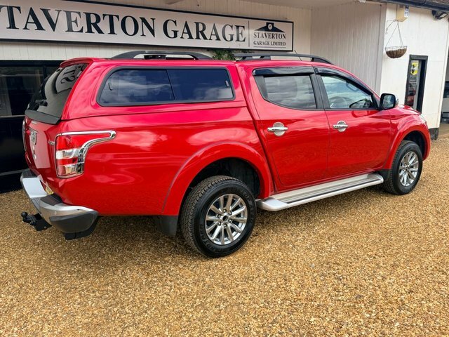 Mitsubishi L200 2.4 Di-d Dc Barbarian Pickup Double Cab WK67PNY Red #6